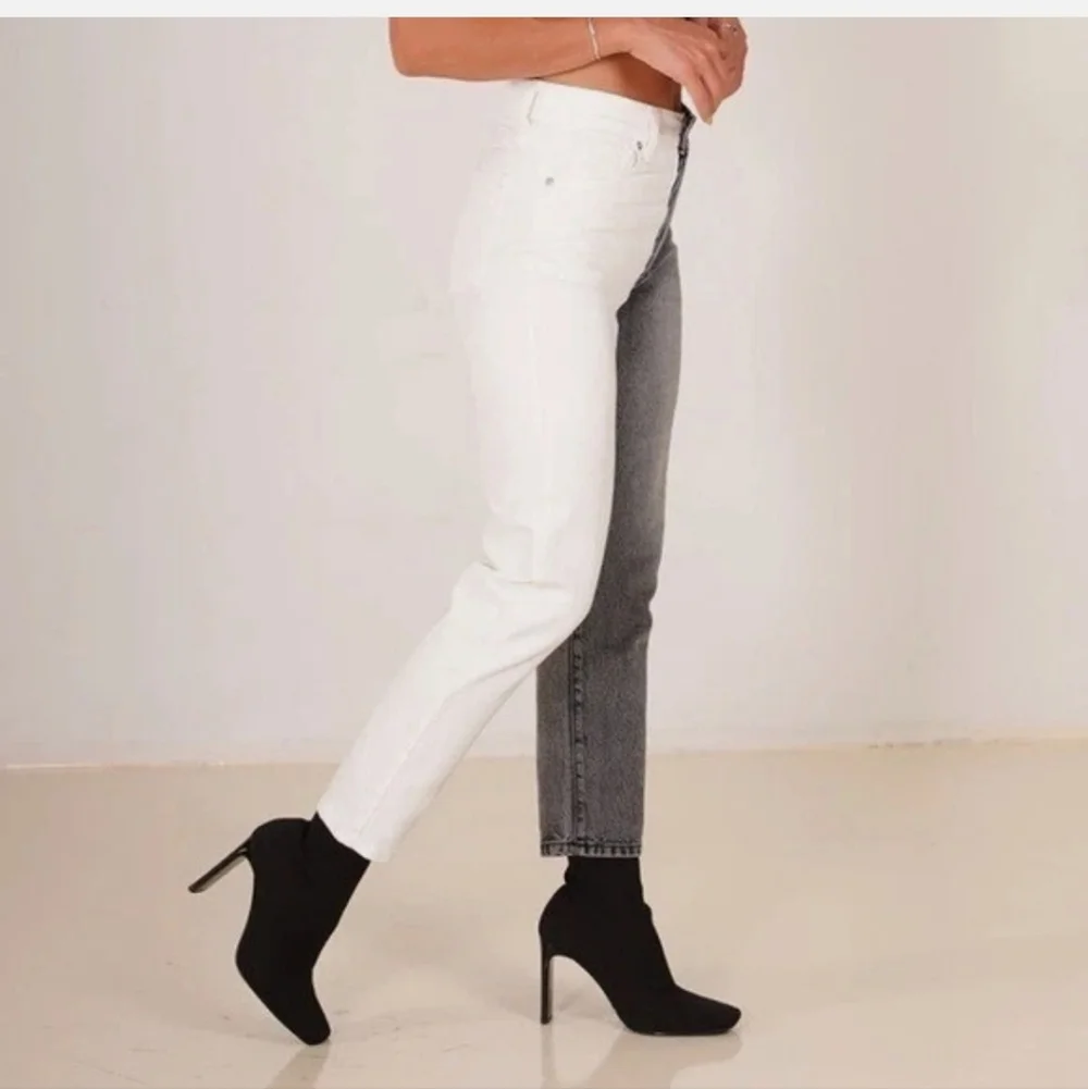 REVICE Two-Tone‎ Straight Jeans in White and Washed Gray